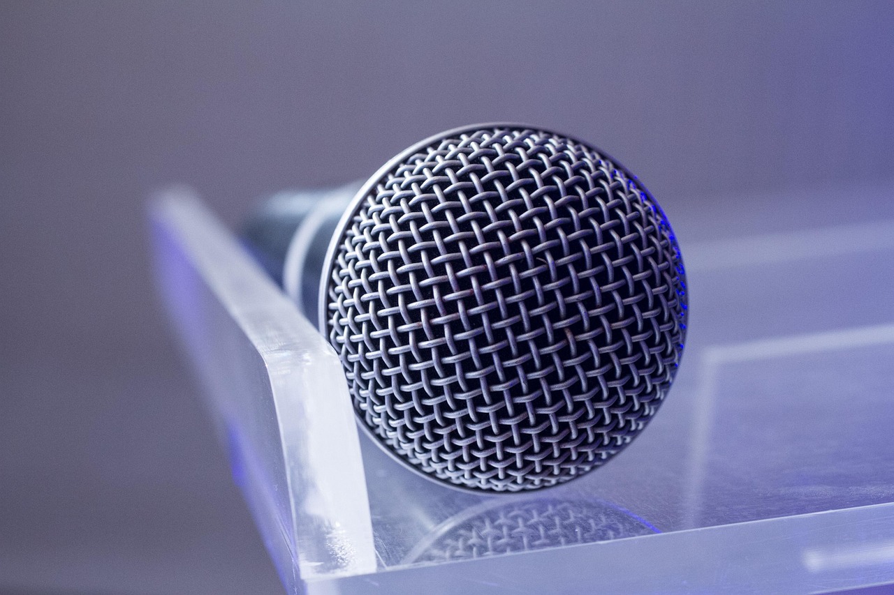 microphone conference public speaking